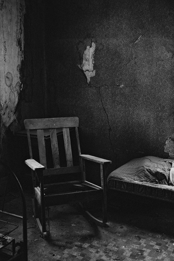 Abandoned rocking chair, Bodie ghost town