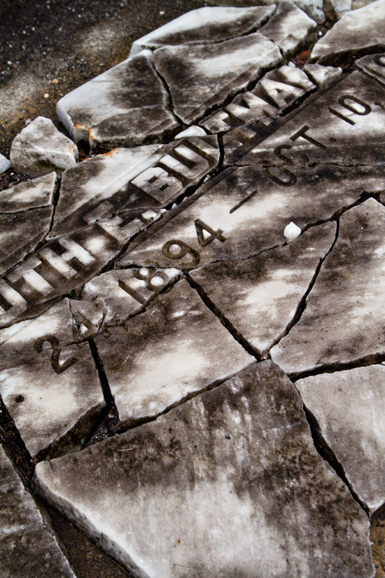 Broken headstone, New Orleans