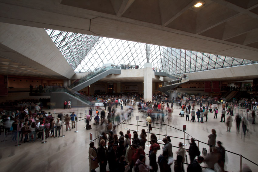 Long exposure of chaos at the Louvre