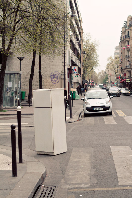 Surprise refrigerator on the streets of Paris