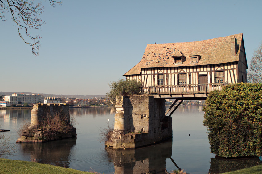 Bridge ruins near Giverny