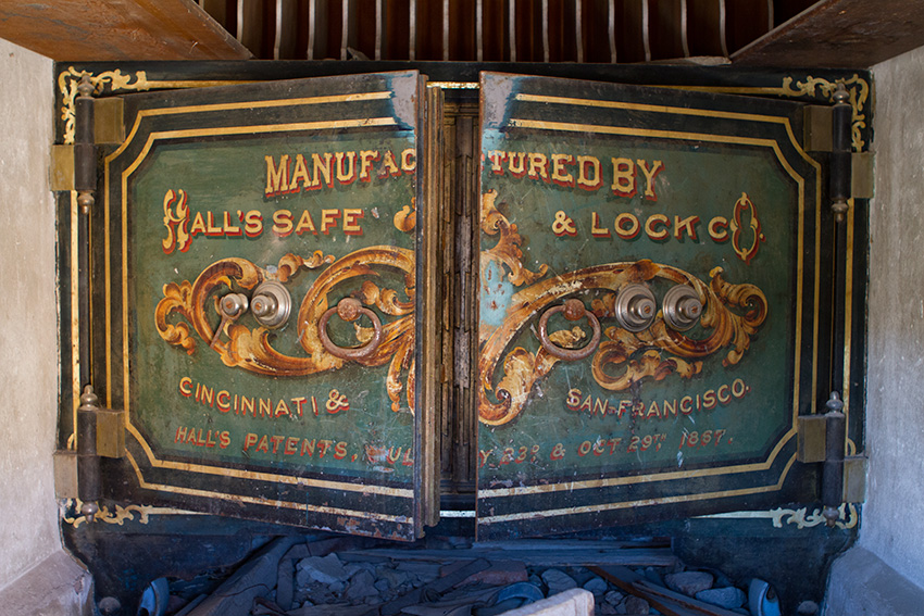 Jake Reinig Travel Photography | Bodie Ghost Town |  Abandoned Safe