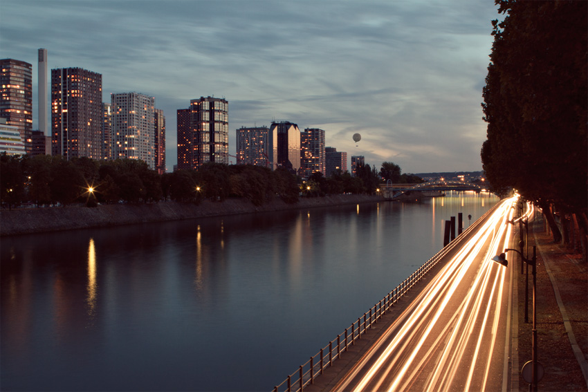 Long exposure sunset on the Seine, looking towards the Balloon Air de Paris