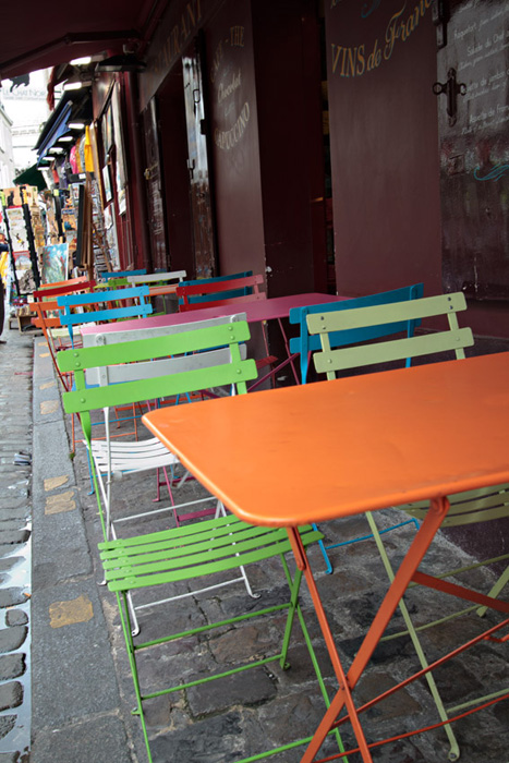 Tables, Montmartre